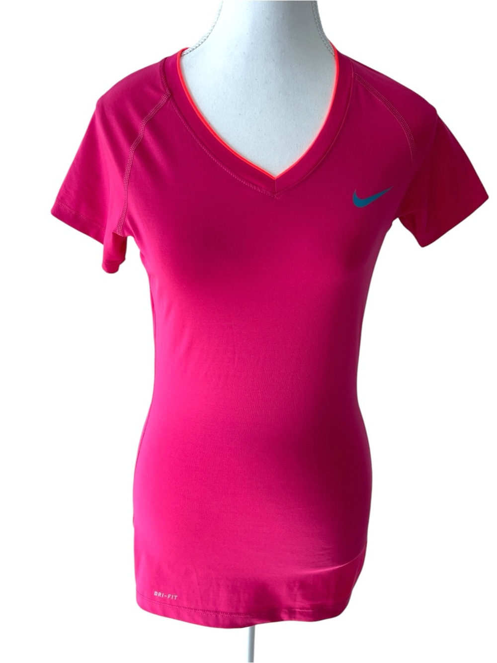 Nike Bright Pink V‑Neck Dri-FIT Short Sleeve Tee Suze Small
